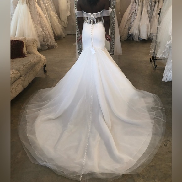 Allure Bridal Style 9719 - Picture 5 of 8